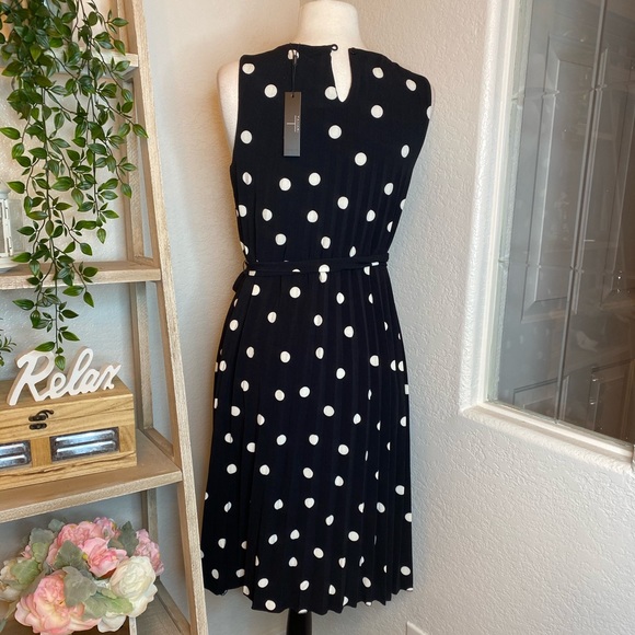 🆕Tahari polka dot pleated sleeveless dress - Picture 9 of 13